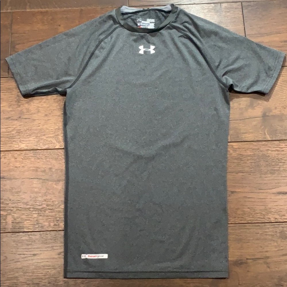 Under Armor dri fit heat gear Size Adult Medium